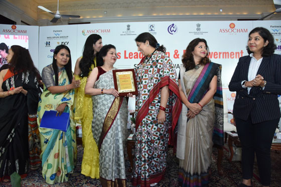 Assocham-Woman-Achiever-of-Year-Award-2